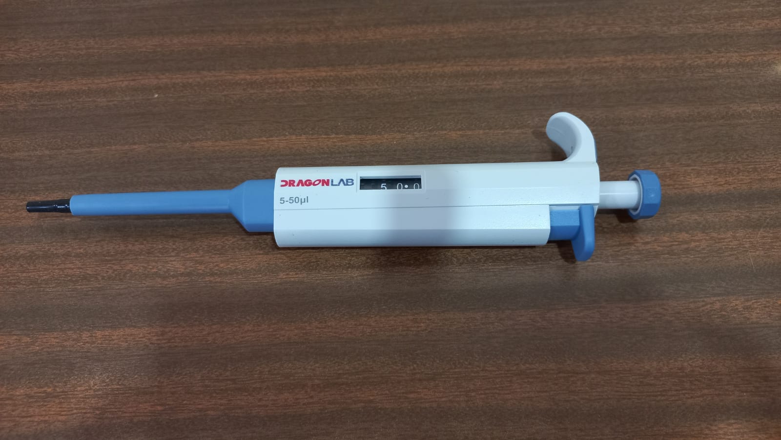 Micropipette (Range 5-50ul)